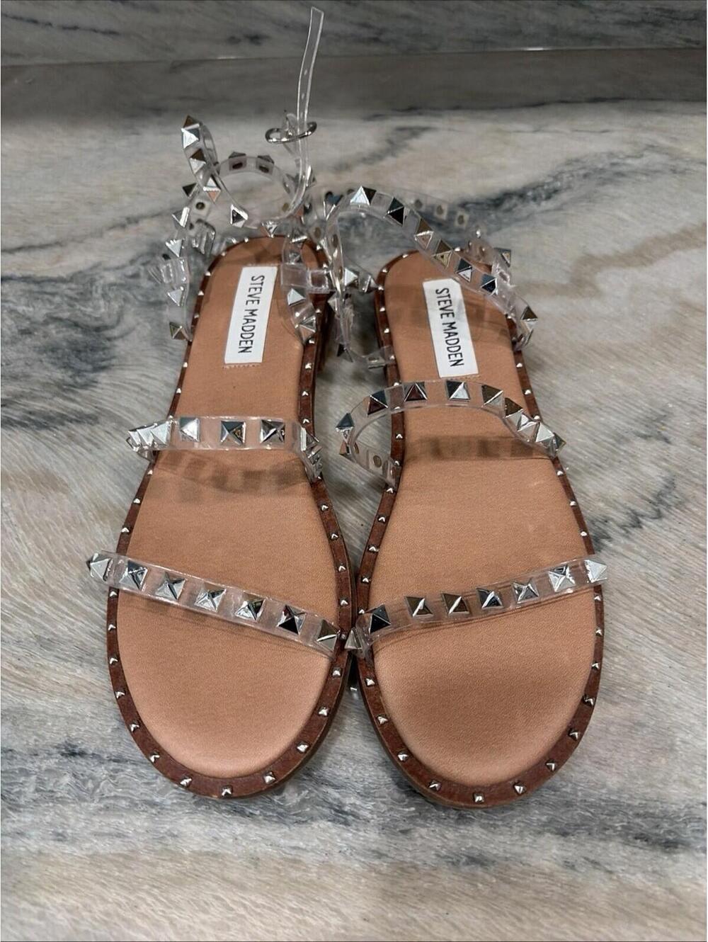 NEW?Steve Madden Travel Pyramid Stud Embellished Clear Flat Sandals Shoes Size 6